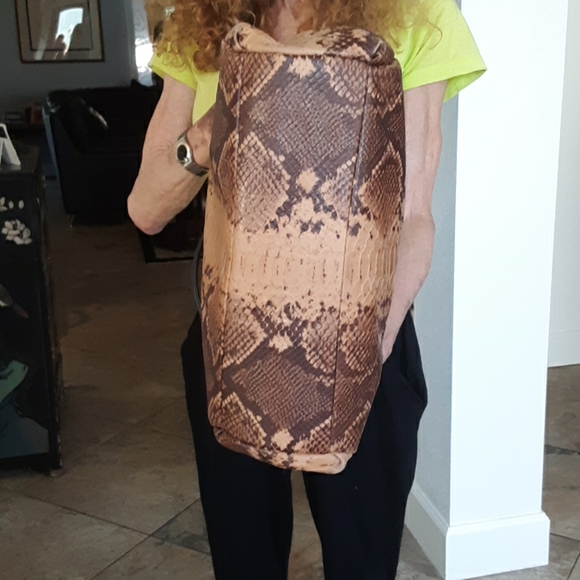 Snakeskin embossed Coach bag - Picture 5 of 8